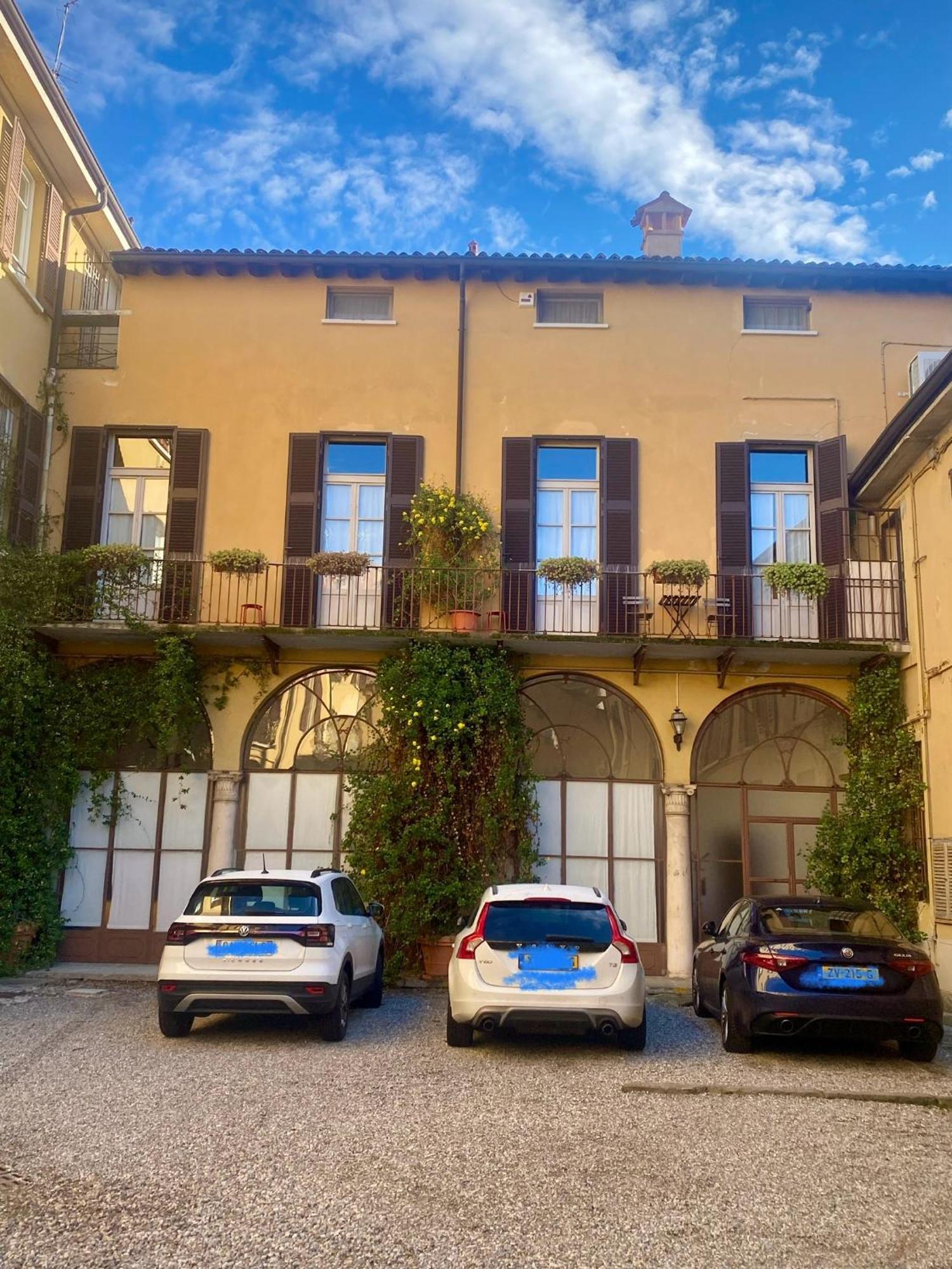 Cozy Corner Apartment Brescia Exterior photo